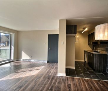 Longueuil – Appartement 5 et demi – Rénové – Libre - Photo 1