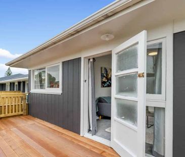 2 Bedroom House- Fully Renovated - Photo 5