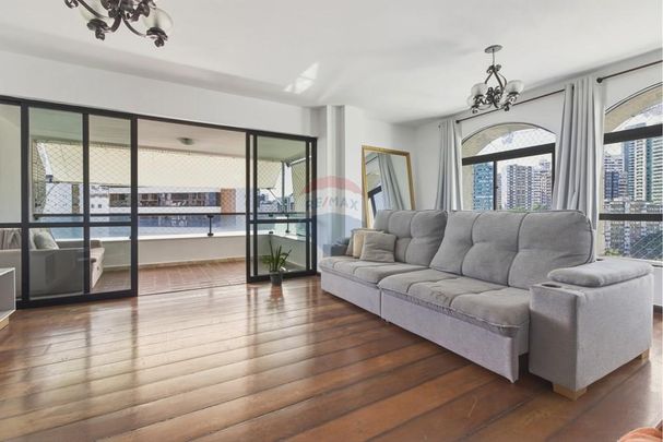 Cobertura Duplex, 377 metros, 2 vagas, 4 suítes, vista mar - Photo 1