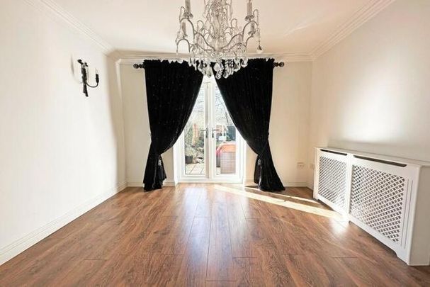 4 bedroom detached house to rent - Photo 1