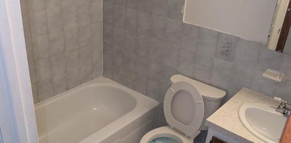 4 1/2 haut d'un triplex a Mtl-Nord - Photo 2