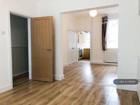 2 bedroom terraced house to rent - Photo 3