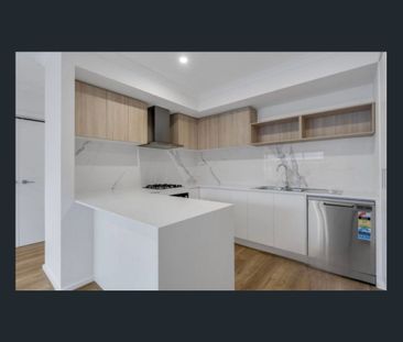 Spacious Family Home in Wollert - Photo 6