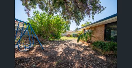 4x2 with extra kitchenette Pool servicing included. - Photo 5