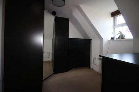 5 bedroom detached house to rent - Photo 2