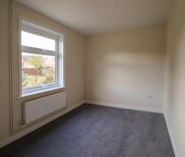 3 bedroom detached bungalow to rent - Photo 5