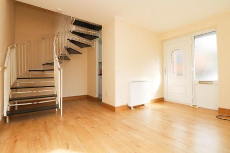 1 bedroom mews to rent - Photo 5