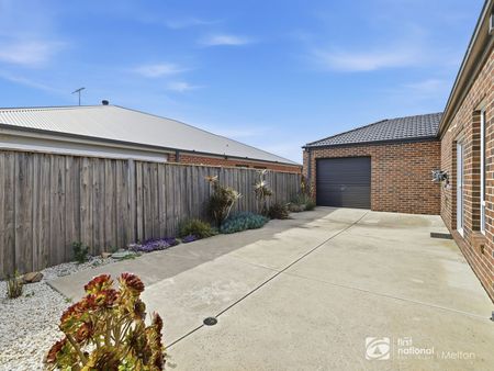 Perfect Family Living in a Prime Arnolds Creek Location - Photo 2