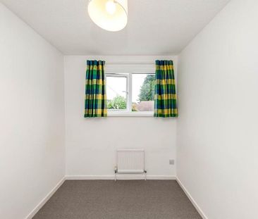 2 bedroom semi-detached house to rent - Photo 6