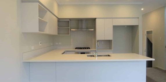 Westgate, 3 bedroom, $750 - Photo 2