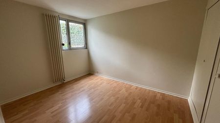 Location Appartement 4 pièces 99m² CHAMALIERES 63400 - Photo 4