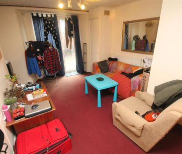 3 bedroom ground floor flat to rent - Photo 1