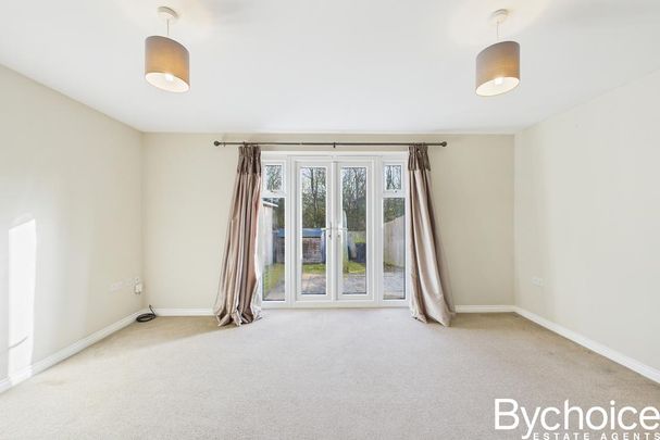 3 bedroom semi-detached house to rent - Photo 1