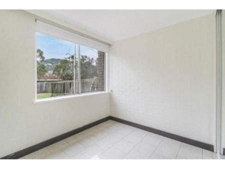 2 / 45 Brentwood Avenue, Figtree, NSW 2525 - Photo 3