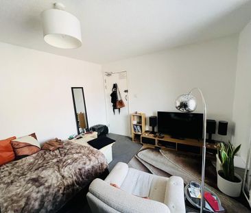House share to rent - Photo 1