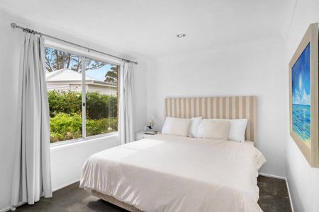 Charming Berry Home: Affordable Living Awaits - Photo 2