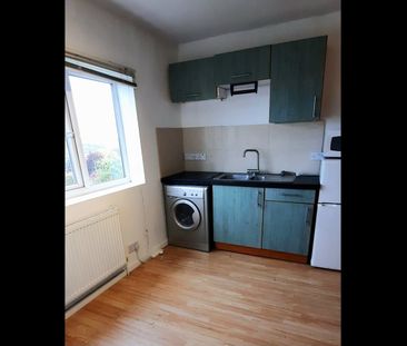 Studio Flat, The Ridgeway, NW9 - Photo 4