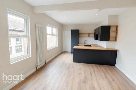 3 bedroom flat to rent - Photo 5