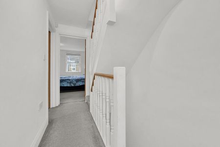 3 bedroom terraced house to rent - Photo 2