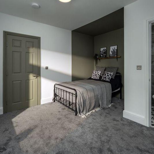 1 bedroom in a house share to rent - Photo 1