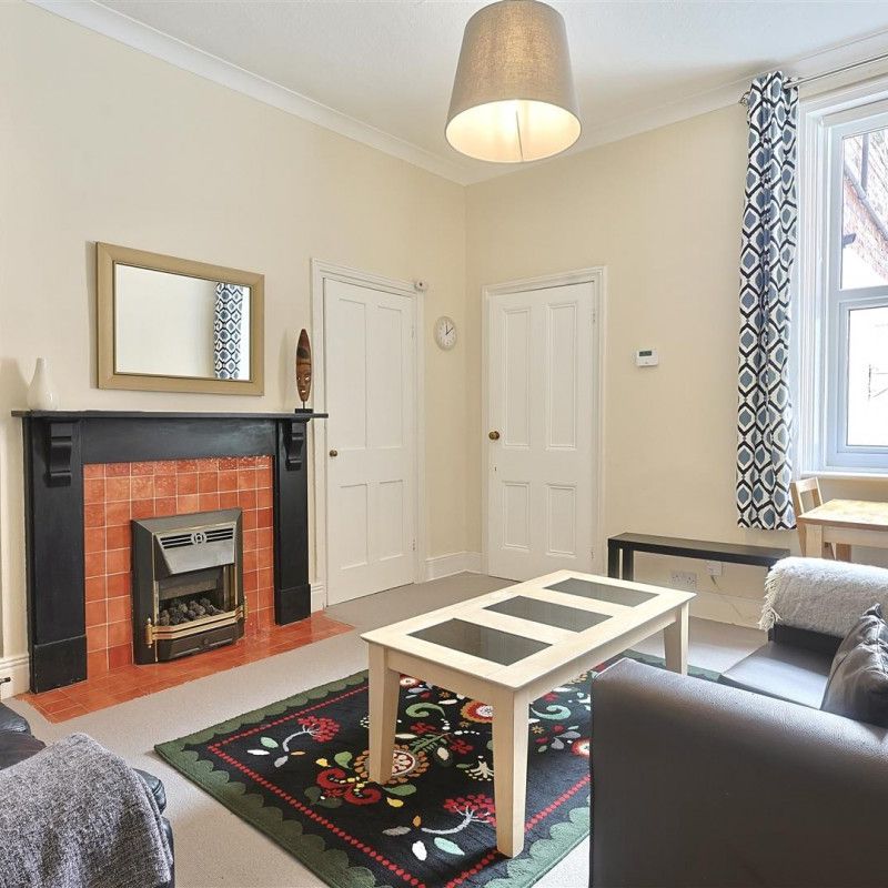 2 bedroom Student Flat to rent in Grosvenor Road, Jesmond, Newcastle Upon Tyne, NE2 - Photo 1