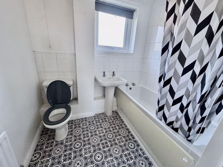 2 bedroom terraced house to rent - Photo 5