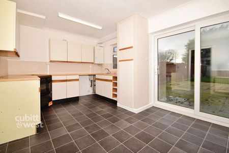 3 bedroom terraced house to rent - Photo 4