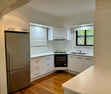 162 Seventh Avenue, St Lucia, Qld 4067 - Photo 3