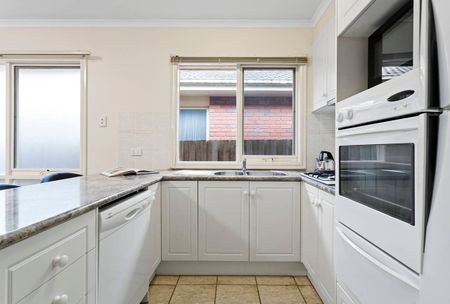 11 Simla St , MITCHAM - Photo 2