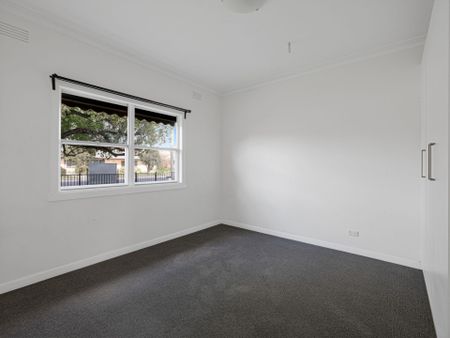 FAMILY HOME - Photo 5