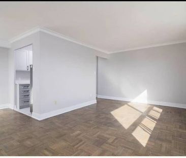 Renovated 1 Bedroom in East York - Photo 2