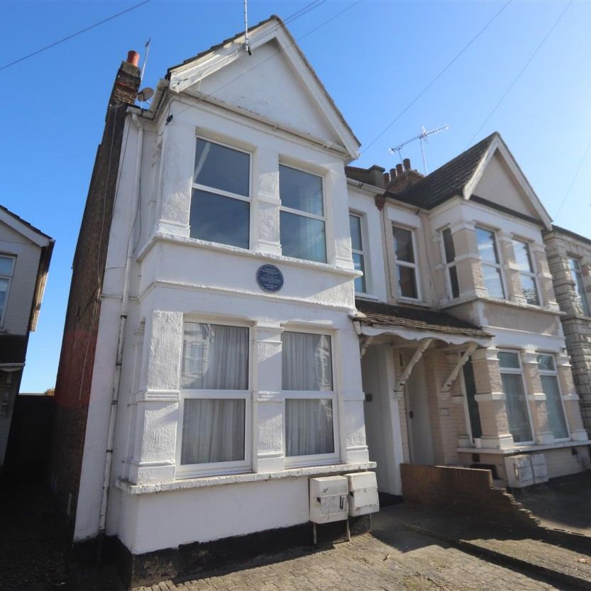 Hamlet Court Road, Westcliff-On-Sea - Photo 1