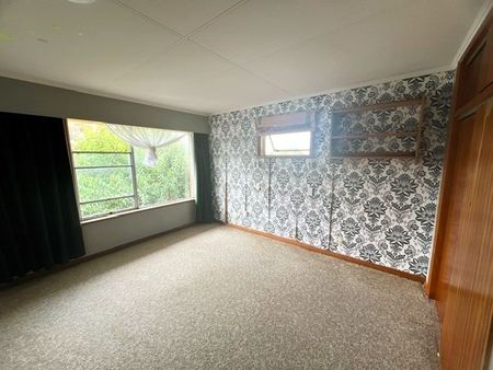 Feilding - 4 Bedrooms - Photo 4