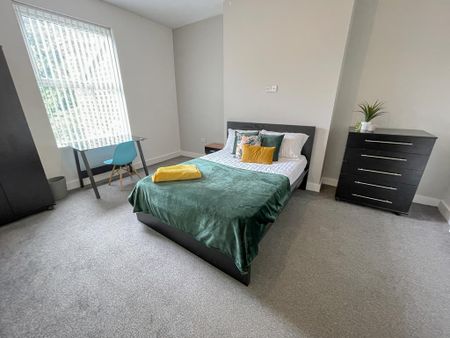 7 bedroom semi-detached house to rent - Photo 4