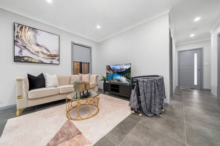 Exquisite Double Storey Home - Photo 3