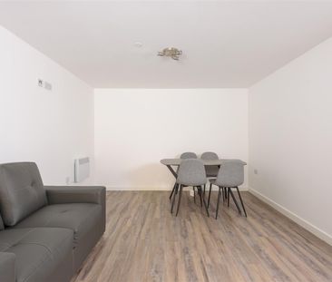 Rent QUBE, West Street, S1 £800pcm - Photo 3