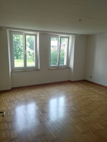 Joli appartement de 2 pièces au 1er étage situé au centre du village de Buttes - Photo 2