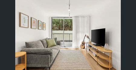 Fully Renovated Apartment In Prime Locale - Photo 2