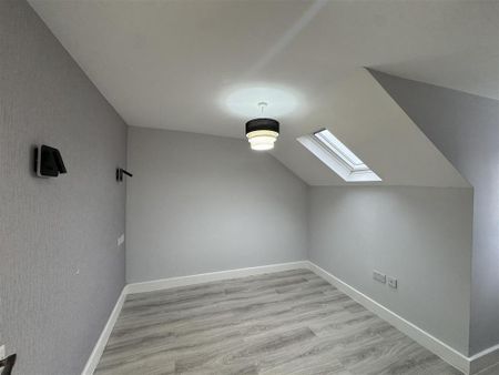 3 bedroom flat to rent - Photo 3