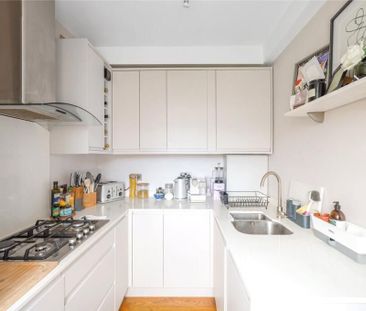 Maisonette to rent - Adamsrill Road, London, SE26 - Photo 2