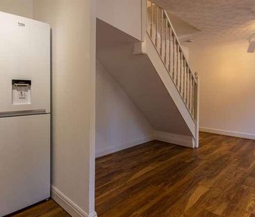 Haxby Court, Cardiff Bay, CF10 - Photo 4
