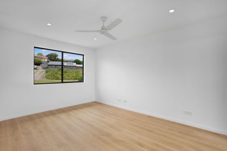 Modern Townhouse in Fantastic Location! - Photo 4