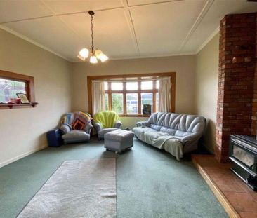 155 Layard Street, Windsor - Photo 1