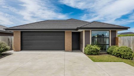 ROLLESTON - 3 BEDROOMS, 2 BATHROOMS, HEATPUMP, DOUBLE GARAGE - Photo 5