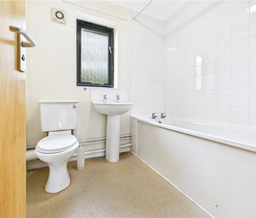 Burgess Place, Martlesham Heath, Ipswich, IP5 3QZ - Photo 4