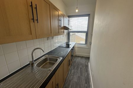 London Road South, Lowestoft - Photo 4