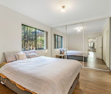 Bright & Spacious 2-Bedroom Apartment in Prime Silverwater Location - Photo 3