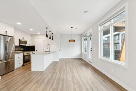 Livingston Townhomes — 3 bedroom, 2,5 bathroom and DOUBLE garage - Photo 5