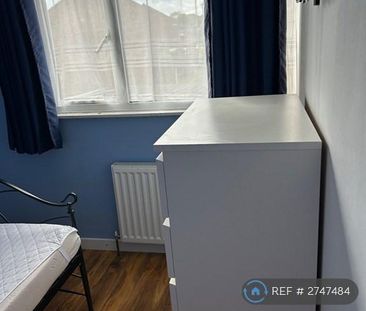 1 bedroom in a house share to rent - Photo 3