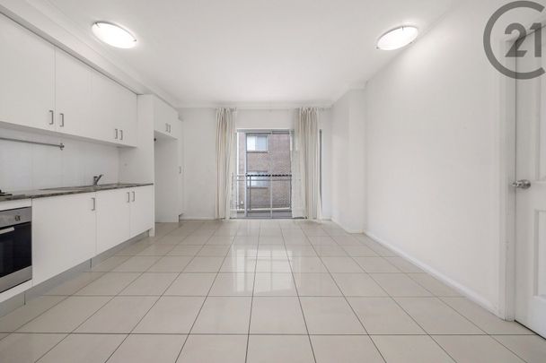 Spacious and Sensational 2 Bedroom with 2 Studies - Photo 1